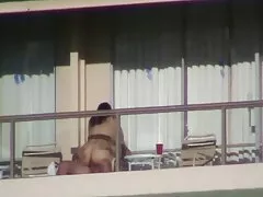 סצנת רגליים ארוכות עם אלינה לופז המפתה ואפריל ONeil צפייה בסרטי סקס חינם מ-Adult Time