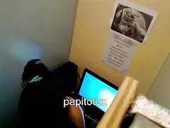 סצנת סרטי פורנו לצפיה בחינם ציצים בגודל בינוני עם ג'יין רוג'רס המפתה מ-Black Ambush