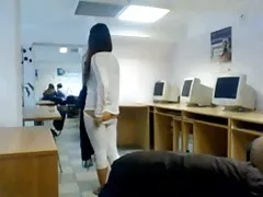 סצנת Legs On Shoulders סקס חינם לצפייה ישירה עם לקסי לורה המפתה מ-Evil Angel