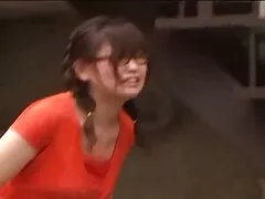 אורגי באנג עם ג'יין וויילד הסקסית, ג'סי סיינט ומקנזי מוס מהפורנו של Nubiles סרטי פורנו לצפייה ישירה